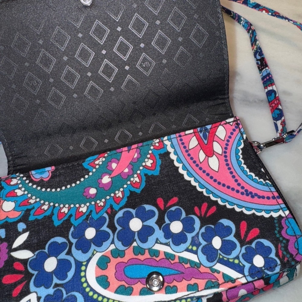 NWT Vera Bradley All in One Wristlet, Purse, Wallet crossbody - Picture 4 of 6